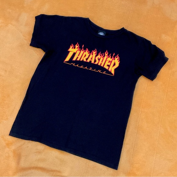Thrasher Tops - THRASHER classic black s/s tee w/ flame print